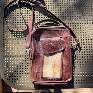 Leaders in Leather Adjustable Strap Purse
